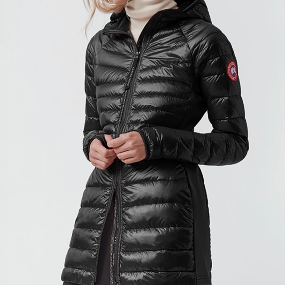 Canada Goose Women’s Hybridge Lite Tech Hooded Down Coat
